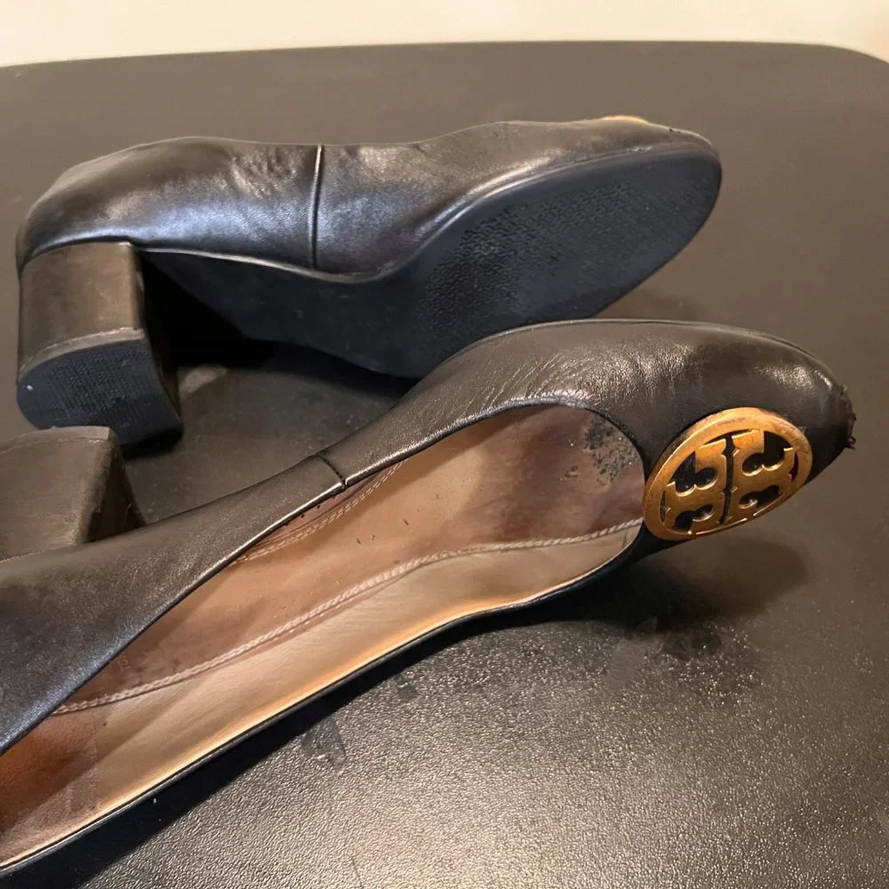 Troy Burch size 10 black heel pumps